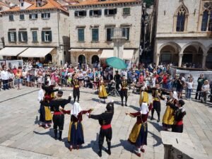 IMG-b10ba0cddee6a4fc6c06af888c23ab7b-V